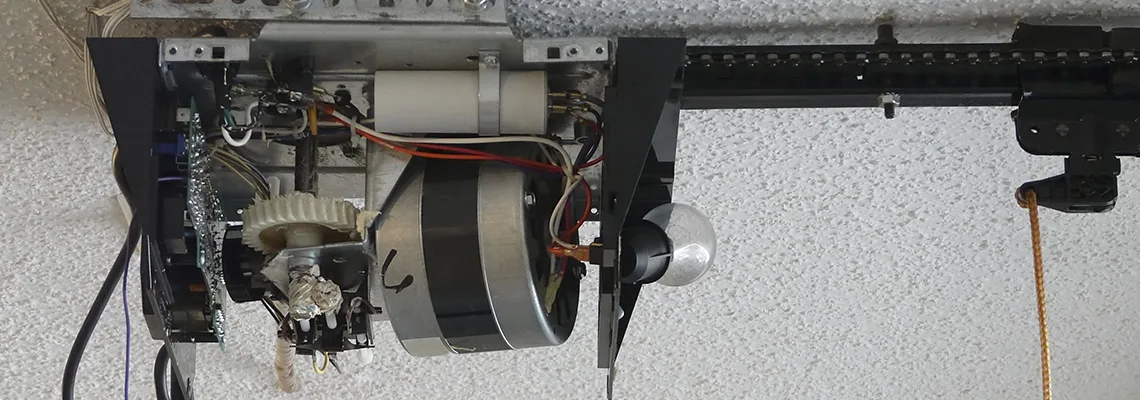 Sliding Garage Door Humming Noise Repair in Plantation, Florida