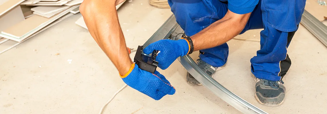Fix Garage Door Panel in Plantation, Florida