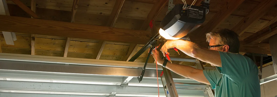 Garage Door Panel Troubleshooting in Plantation, Florida